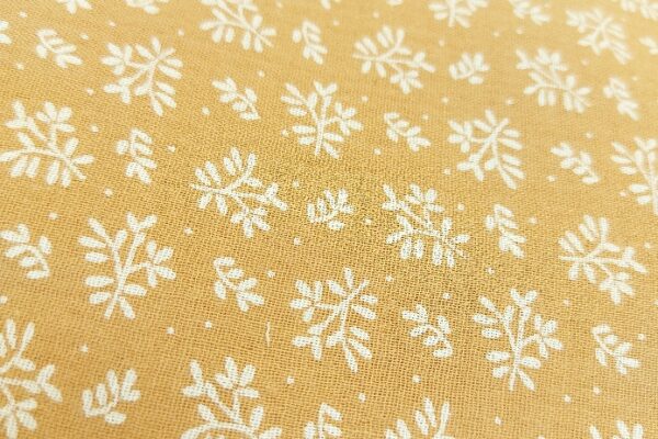 GP15-gaze-coton-feuillage-blanc-fond-camel